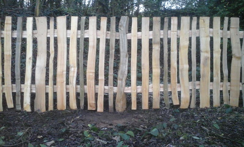 <span>Ref: A35</span><br>4’ cleft chestnut pales with morticed square cleft chestnut posts, the posts blend with the pales; materials approx £50.31/metre inc. VAT
